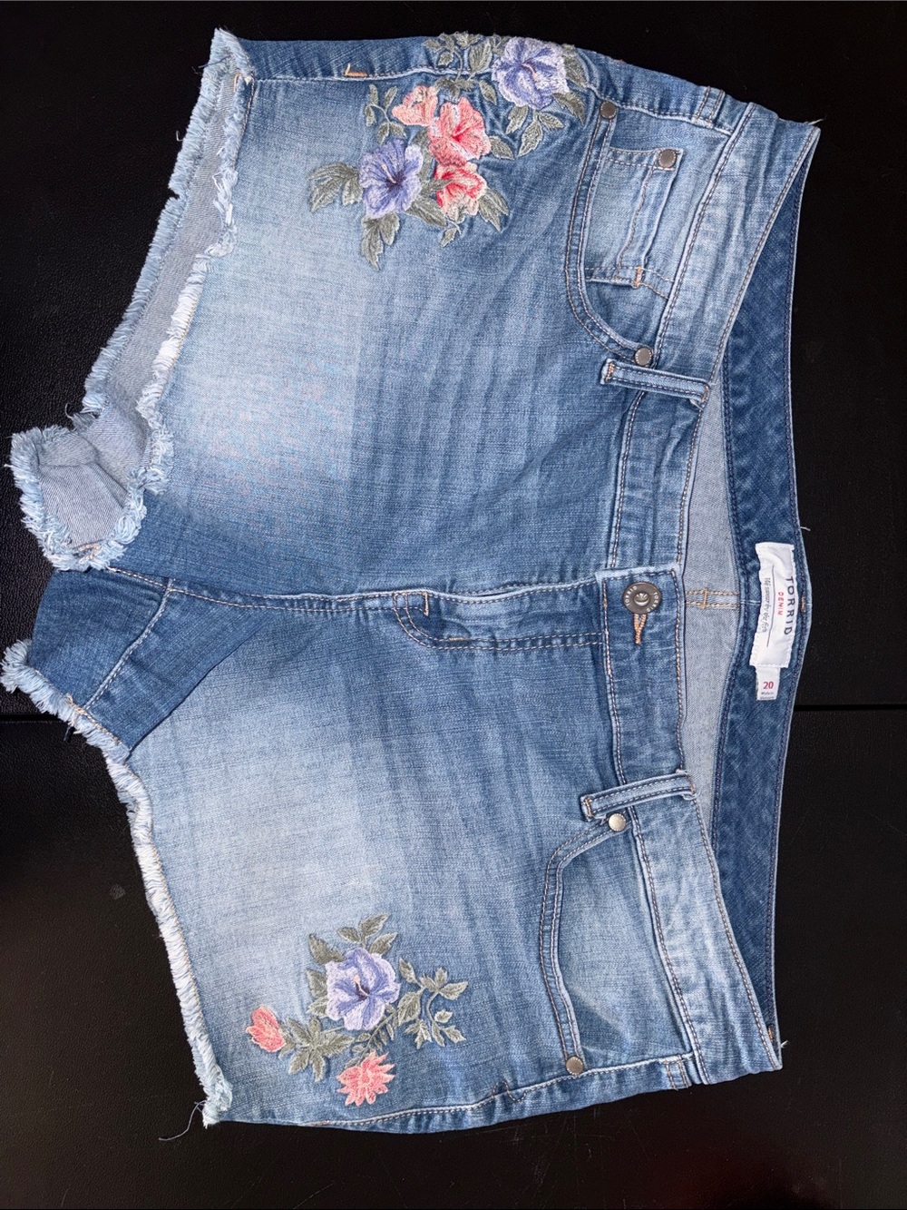 #T993 - Torrid Embroidered Floral Denim Cutoff Shorts - 20W